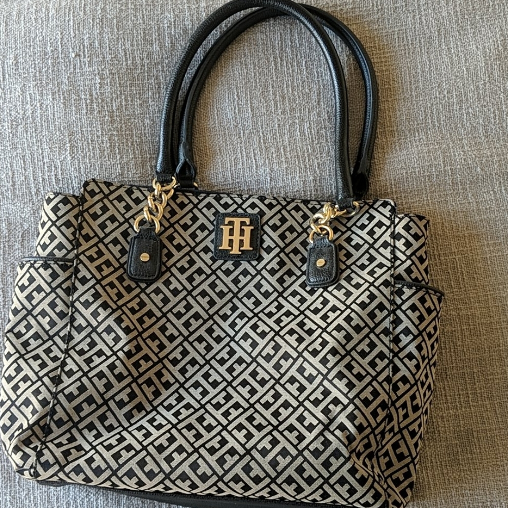 Tommy Hilfiger purse